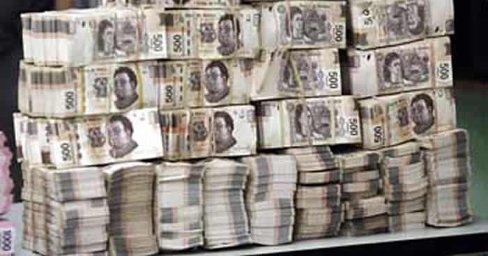 Diario Ejecutivo/Cada deudor paga 40 mil pesos a bancos al año/Roberto Fuentes Vivar