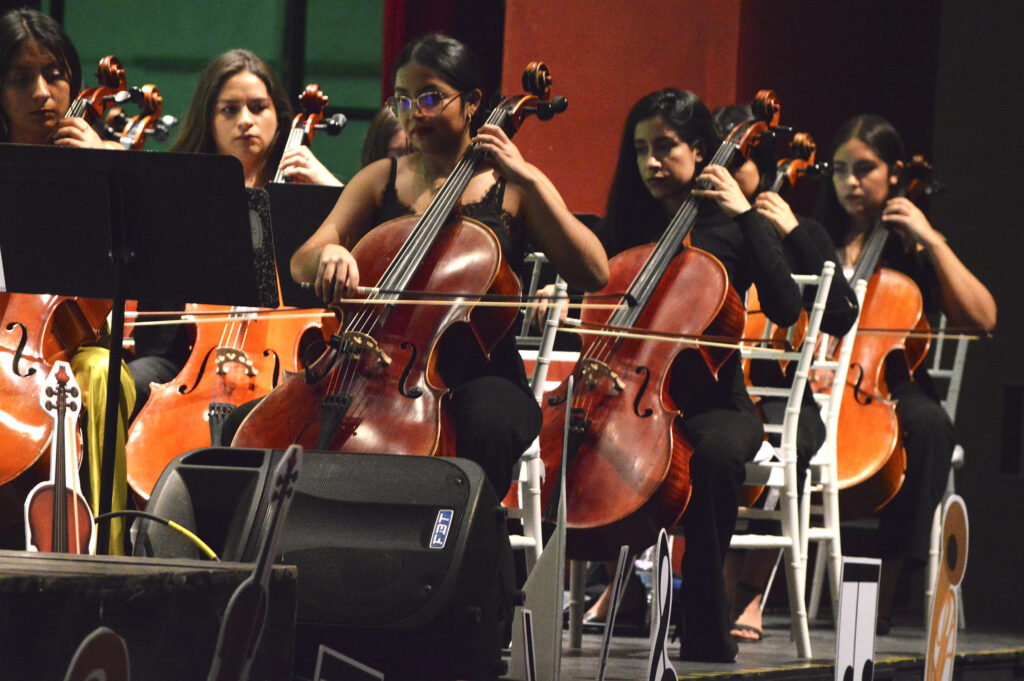 Chimalhuacán: disfrutan vecinos de “Encuentro Sinfónico” en el Teatro Auditorio Acolmixtli