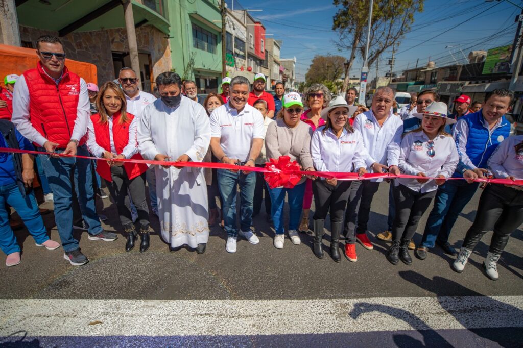 Inauguran repavimentación de avenida principal de Parque Residencial Coacalco