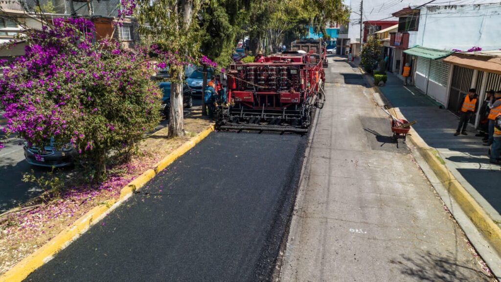 Coacalco: intensifican obras de repavimentación en vías primarias y de arcotechos en escuelas
