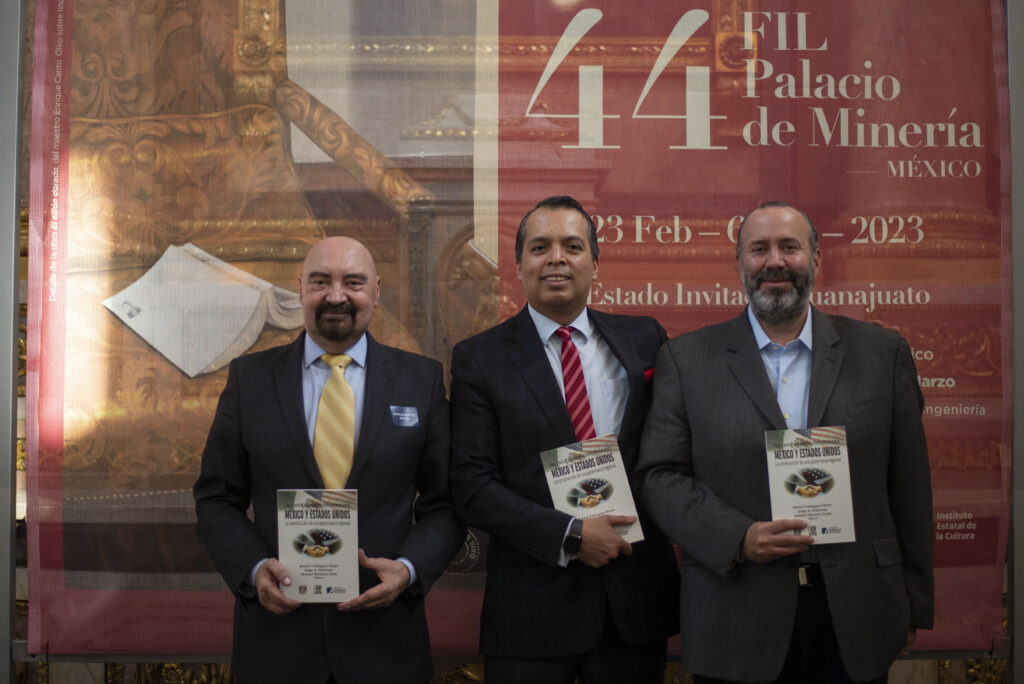 FES Acatlán en la Feria del libro del Palacio de Minería