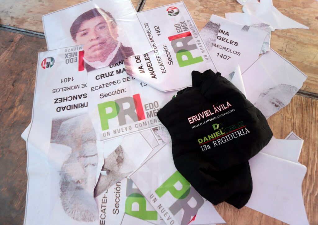 Más de 2 mil militantes y consejeros renuncian al PRI en Ecatepec; se suman a Morena