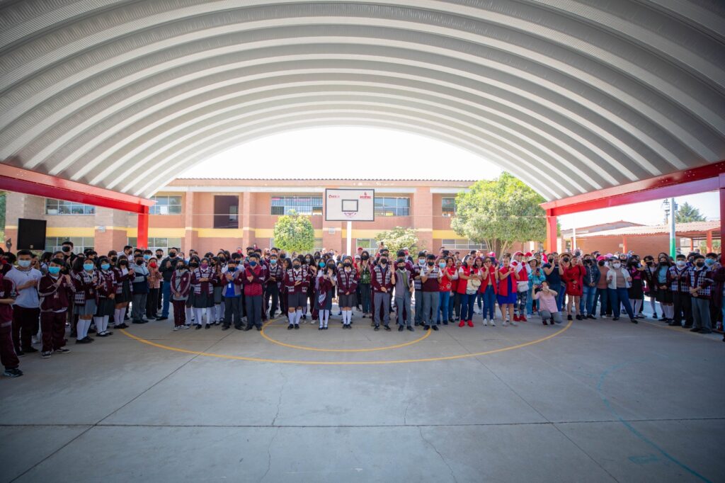 Entregan arcotechos y aula en escuelas de Coacalco