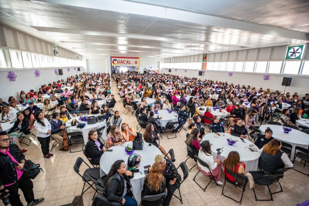 Conmemoran «Día Internacional de la mujer» con más de mil mujeres, en Coacalco