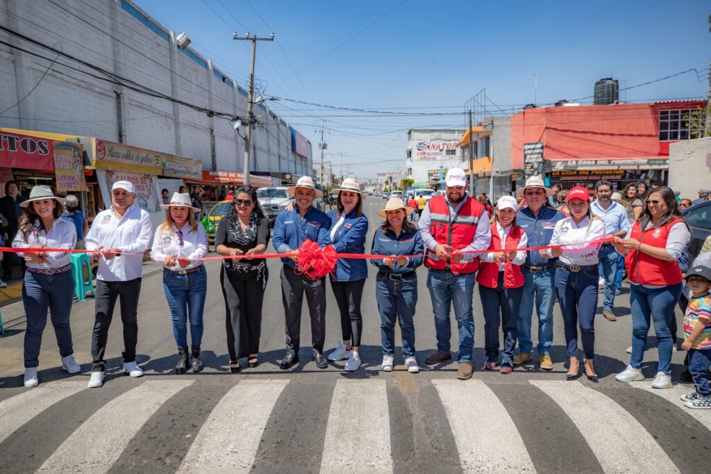 Entregan a vecinos rehabilitación de tres vialidades más, en Coacalco