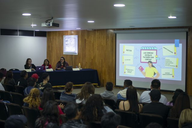 Mujeres ciencias sociales