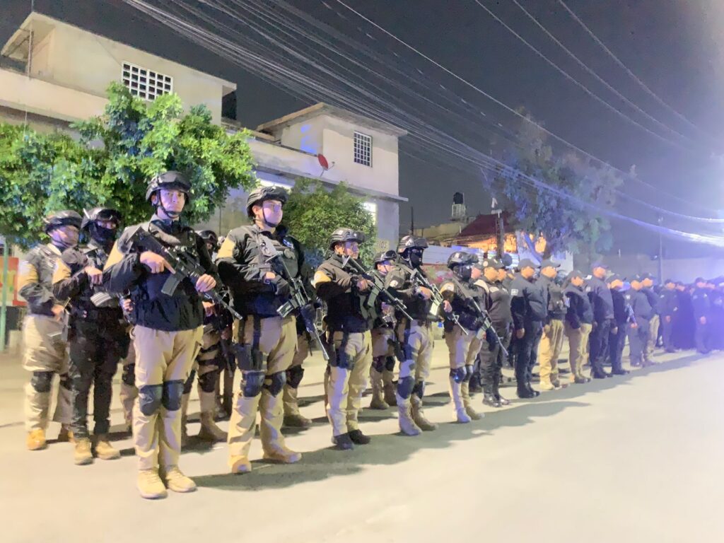 Despliegan operativo para brindar seguridad a vacacionistas y feligreses, en Ecatepec