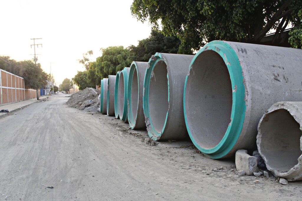 Reparan enorme socavón de más de 6 metros de diámetro, en Ecatepec