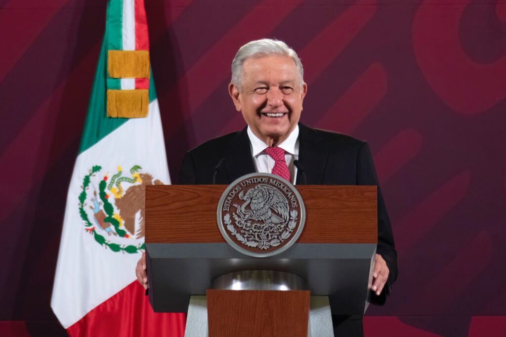 AMLO sobre la elección para gobernadora en el Edomex: «no me meto en eso»