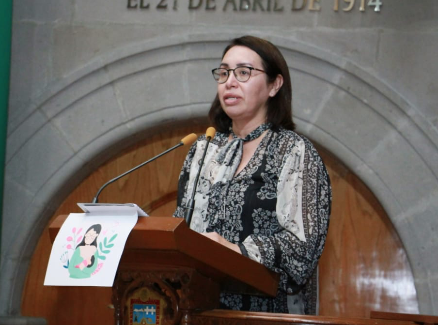 Azucena Cisneros Coss