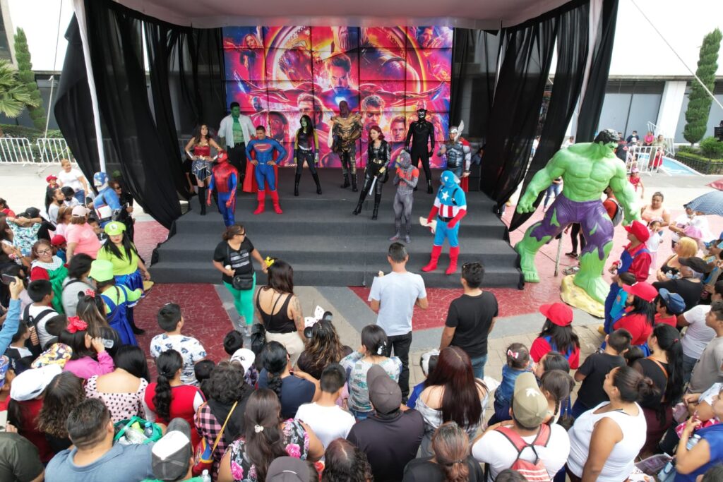 Festejaron a niños y niñas con caravana de 140 kilómetros de diversión y regalos, en Ecatepec