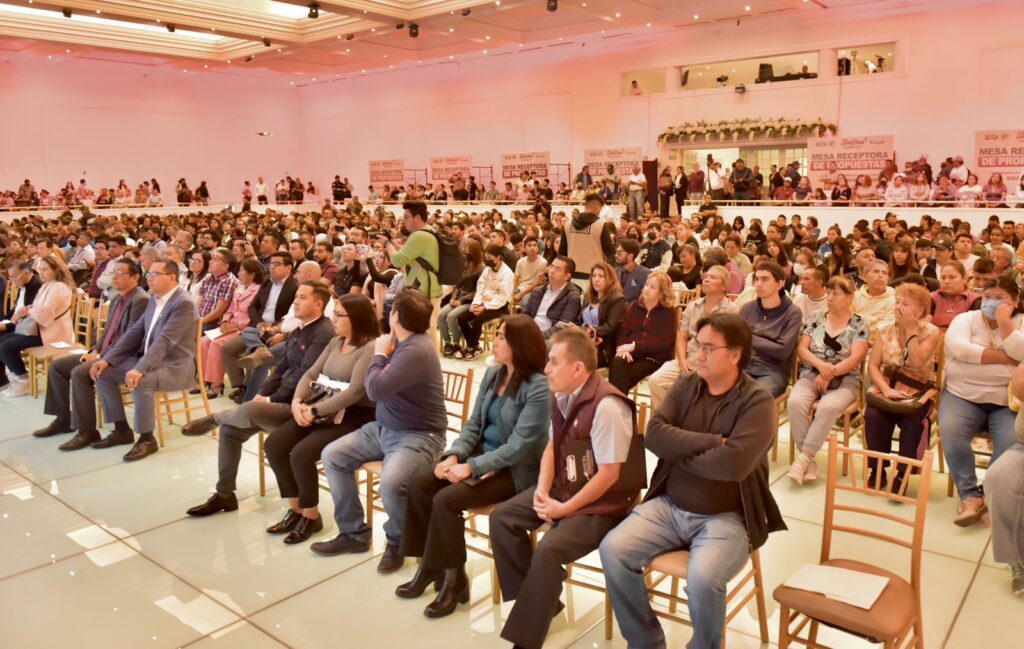 Participan más de 6 mil ciudadanos de Ecatepec en foro de propuestas convocado por Delfina Gómez