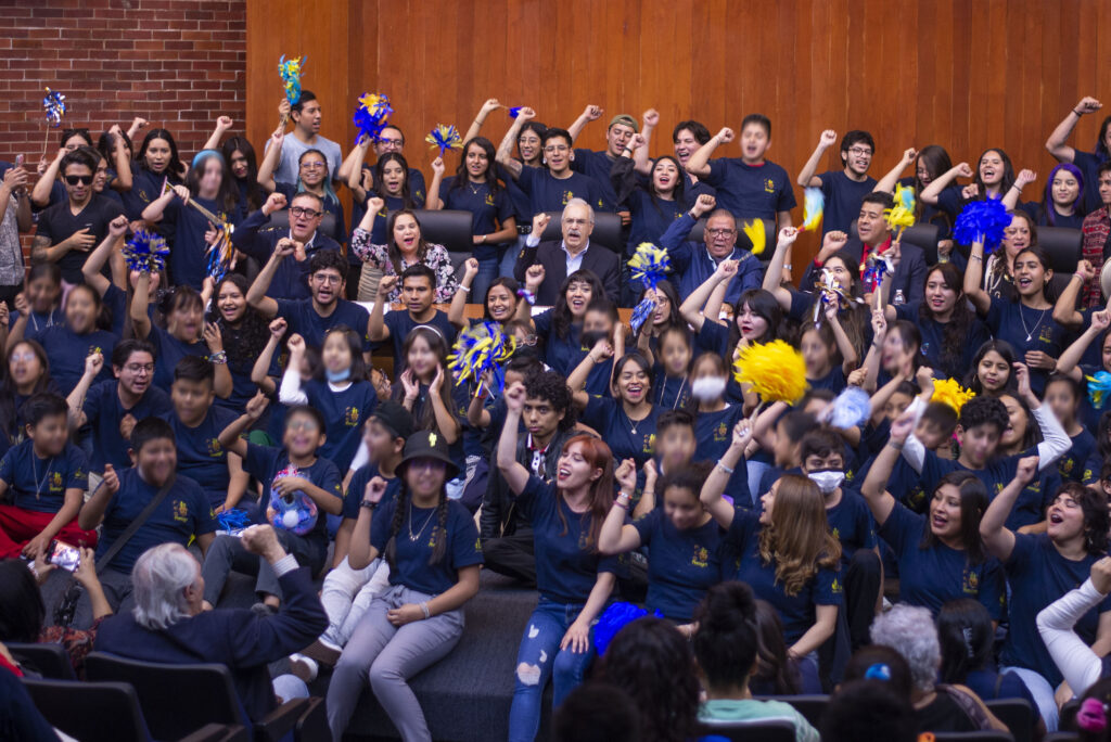 Entregan reconocimientos del Programa FES Amigo