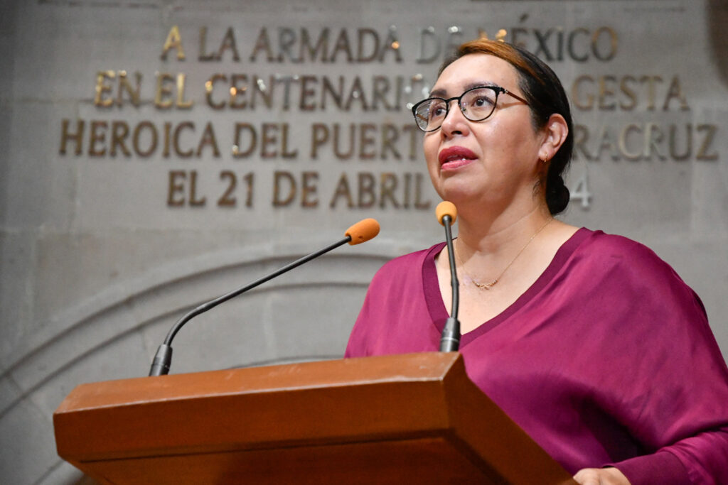 Azucena Cisneros