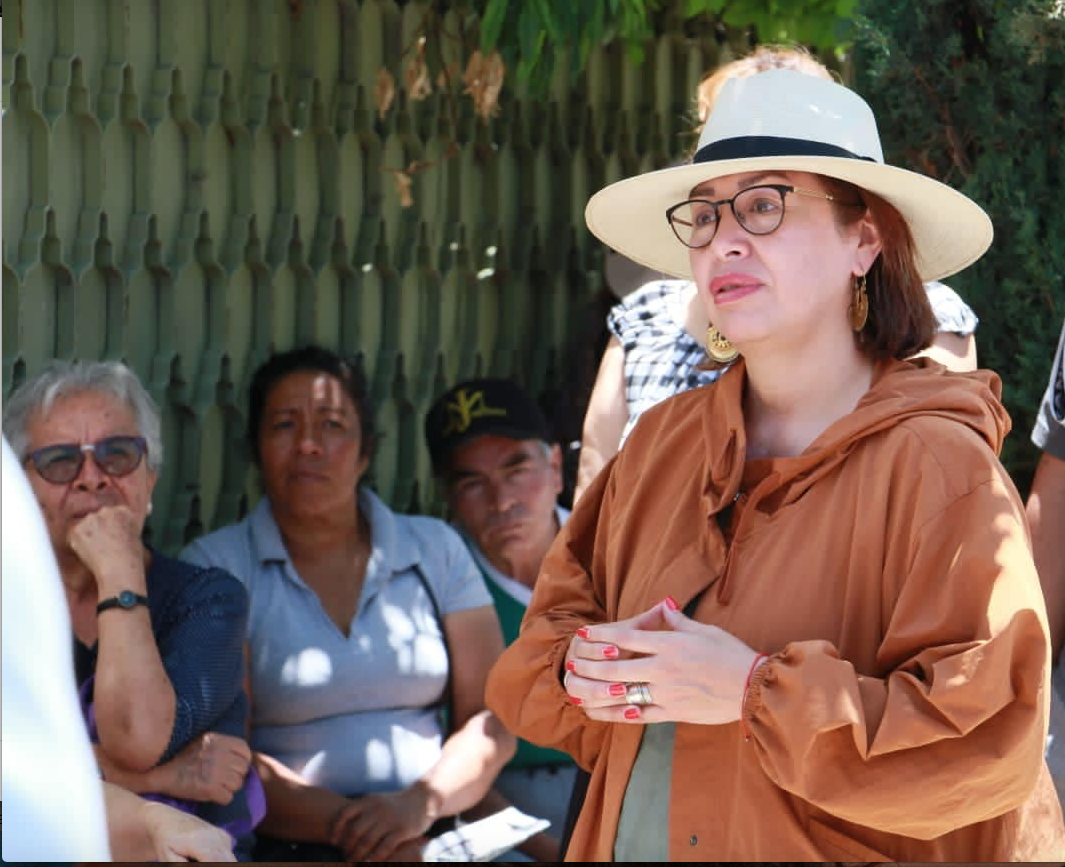 Azucena Cisneros