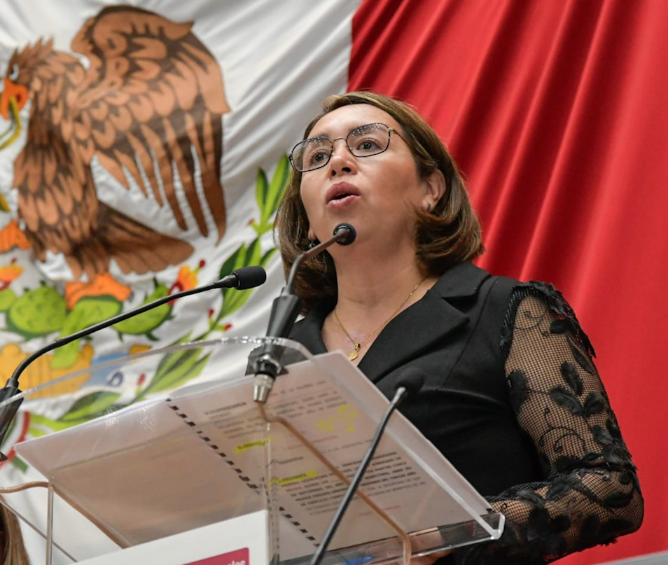 Azucena Cisneros-Delfina