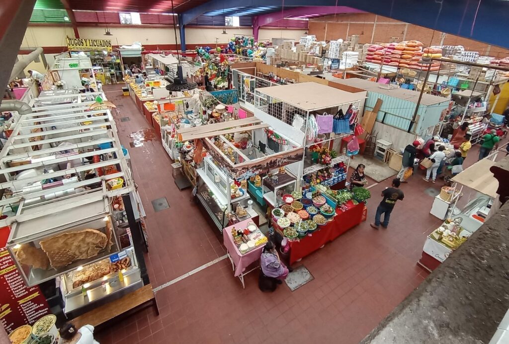 Entregan remodelación del mercado municipal de Chalco