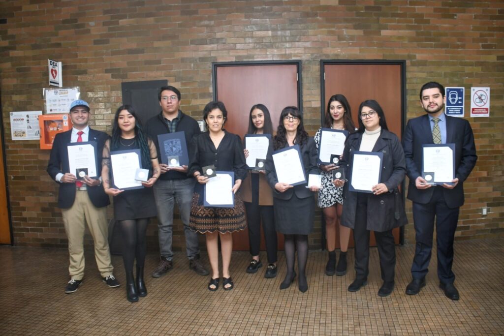 Otorgan medalla «Dr. Gustavo Baz Prada» a estudiantes de la FES Acatlán, por Servicio Social