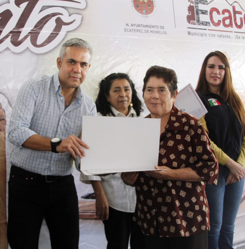 Entregan más de 6 mil testamentos a adultos mayores en sus domicilios, en Ecatepec