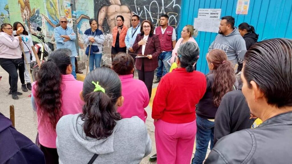 Azucena Cisneros Ecatepec