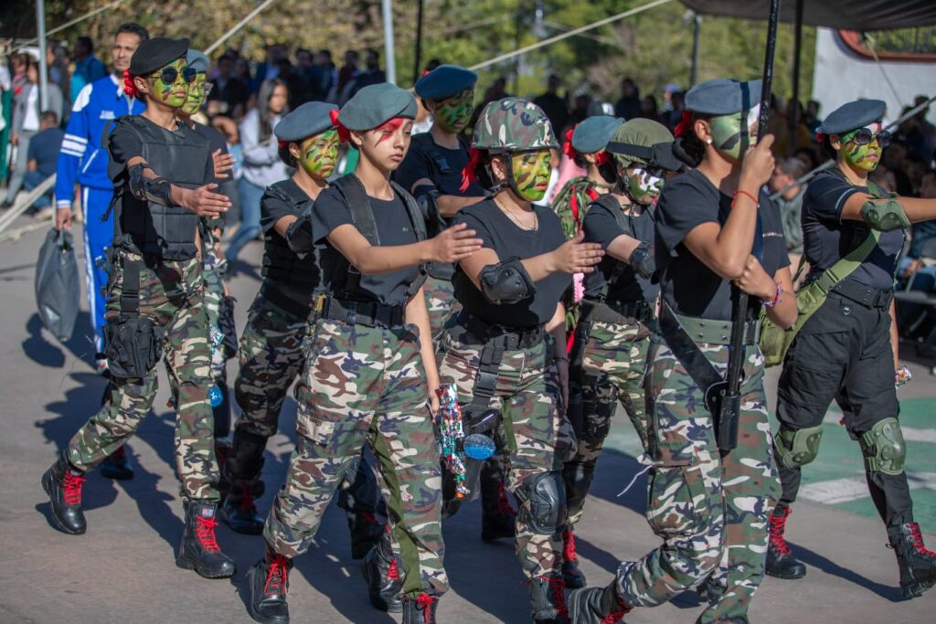 Desfilaron para conmemorar el CXIII Aniversario de la Revolución Mexicana, en Coacalco