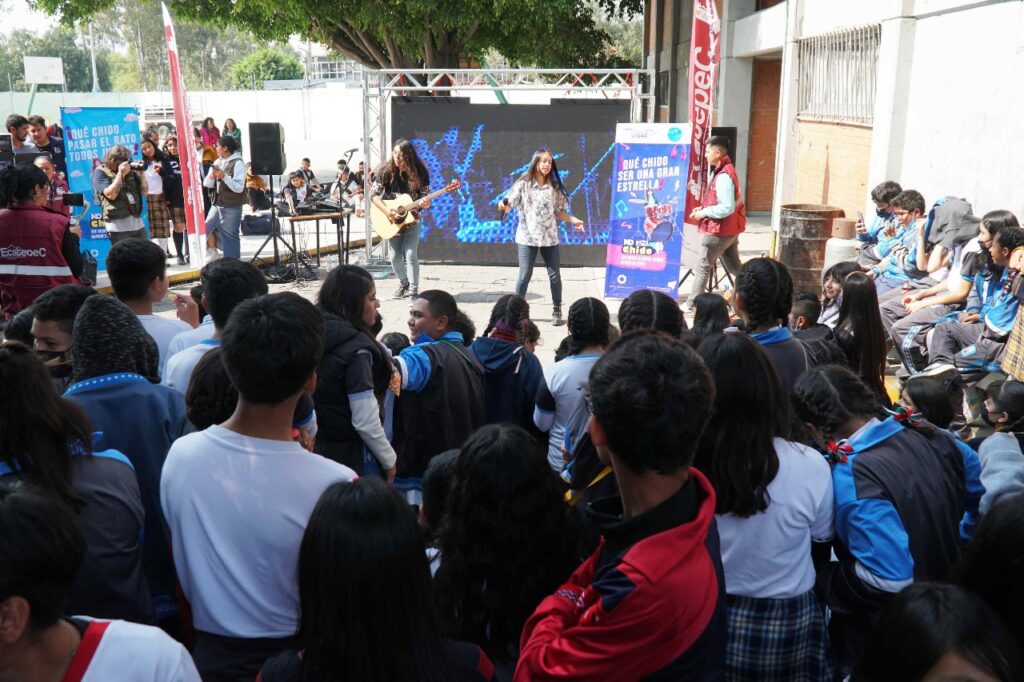 Llevan conciertos de rock a las escuelas para prevenir adicciones en niños y jóvenes, en Ecatepec