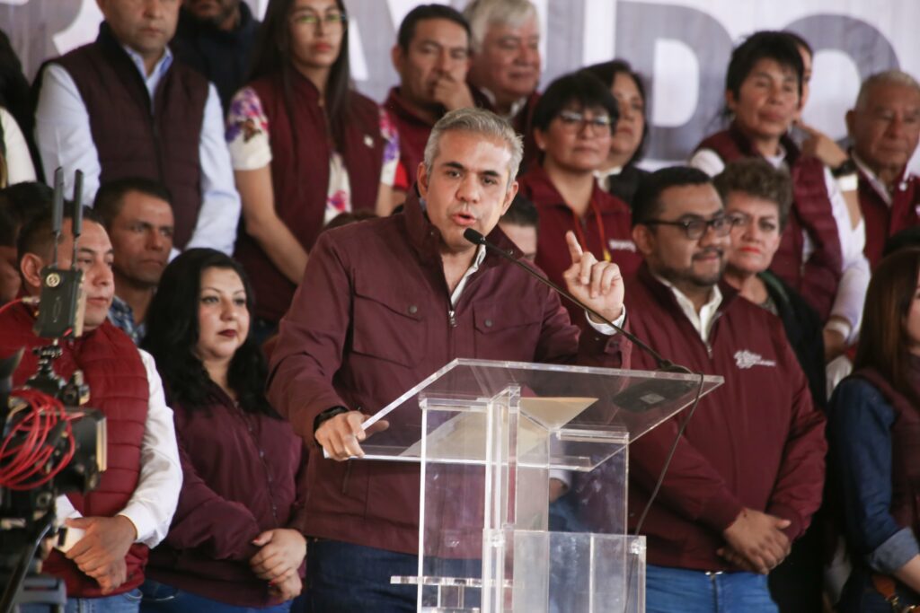 Fernando Vilchis se anota para la candidatura al Senado; asegura no tener «padrinos»