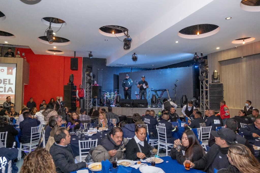 Reconocen labor de policías en Coacalco