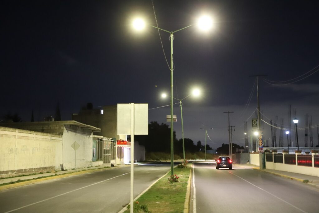 Tecámac: construyen 10 Km de redes electrificadas y renuevan alumbrado con 18 mil luminarias