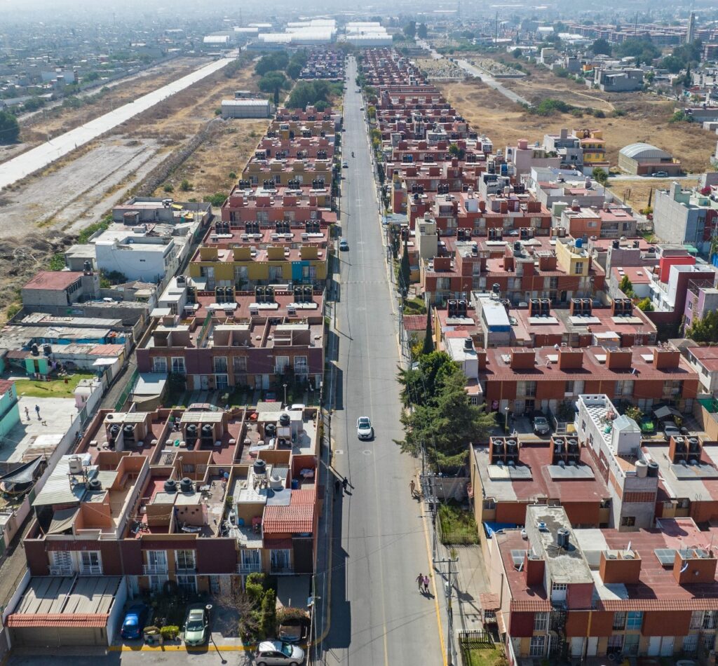 Inauguran repavimentación de dos vialidades más, en Coacalco