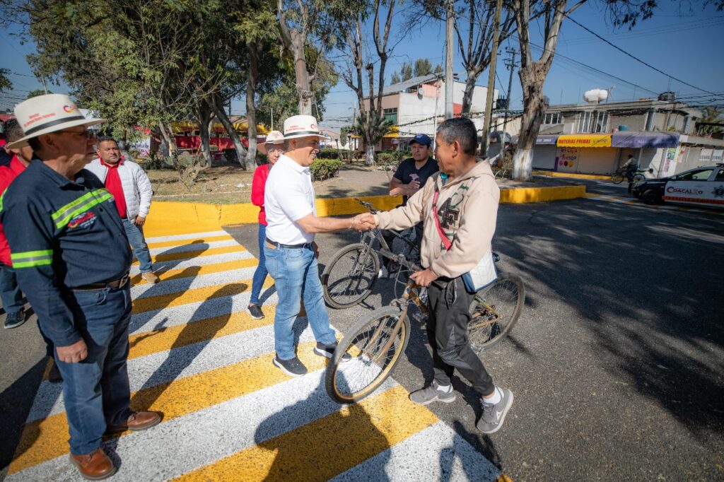 Inauguran rehabilitación de calles y obras educativas en Coacalco