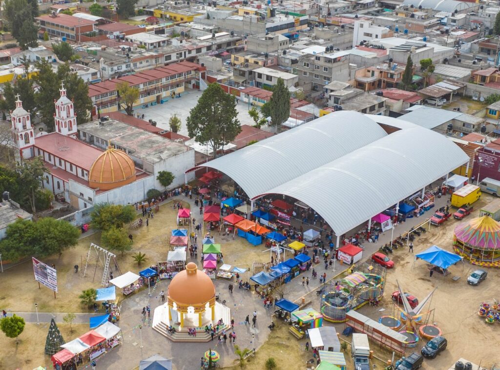 Plaza cívica de San Lorenzo Tetlixtac ya cuenta con arcotecho
