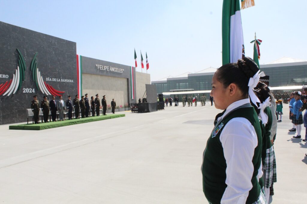 Conmemoran Día de la bandera en el Aeropuerto Internacional Felipe Ángeles