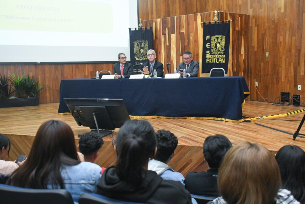 Reflexionan sobre modelo de democracia constitucional y propuestas de reformas