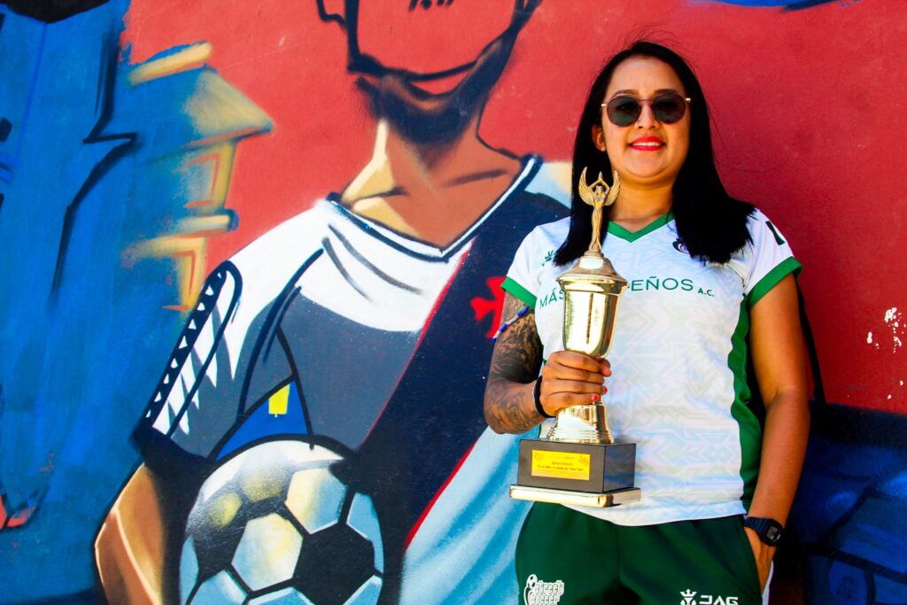 Futbolista de Ecatepec logra subcampeonato en torneo mundial celebrado en Francia