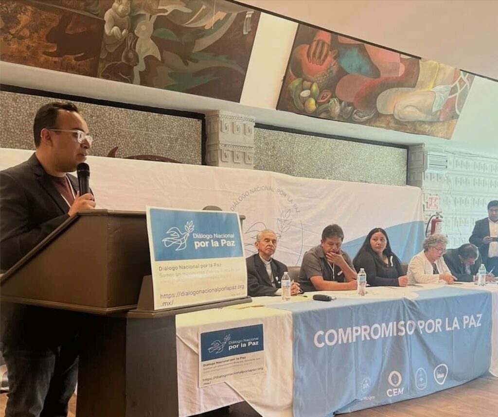 Samuel Hernández Cruz firmó “Compromiso por la Paz” 