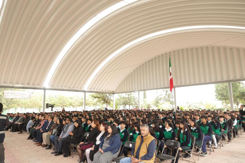 Reducen rezago en infraestructura educativa en Tecámac