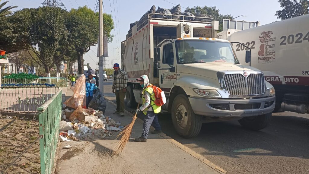 Recolectan 112 toneladas de basura tras paso de 2 millones de peregrinos, en Ecatepec