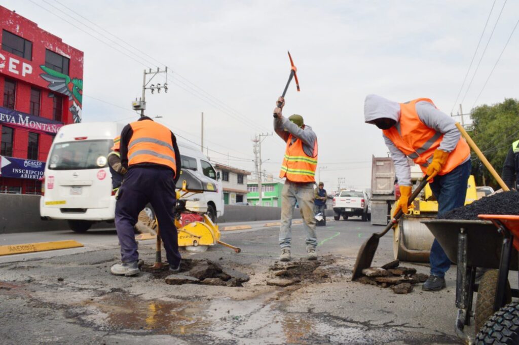 Destrozadas, 80 por ciento de calles y vialidades de Ecatepec; se inició el “Bachetón” para repararlas