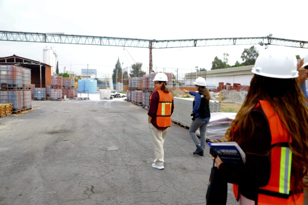 Empresas se involucran en el embellecimiento de vialidades de Ecatepec
