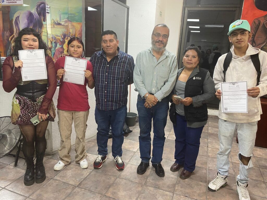 Buscan levantar la bandera blanca en alfabetización, en Ecatepec