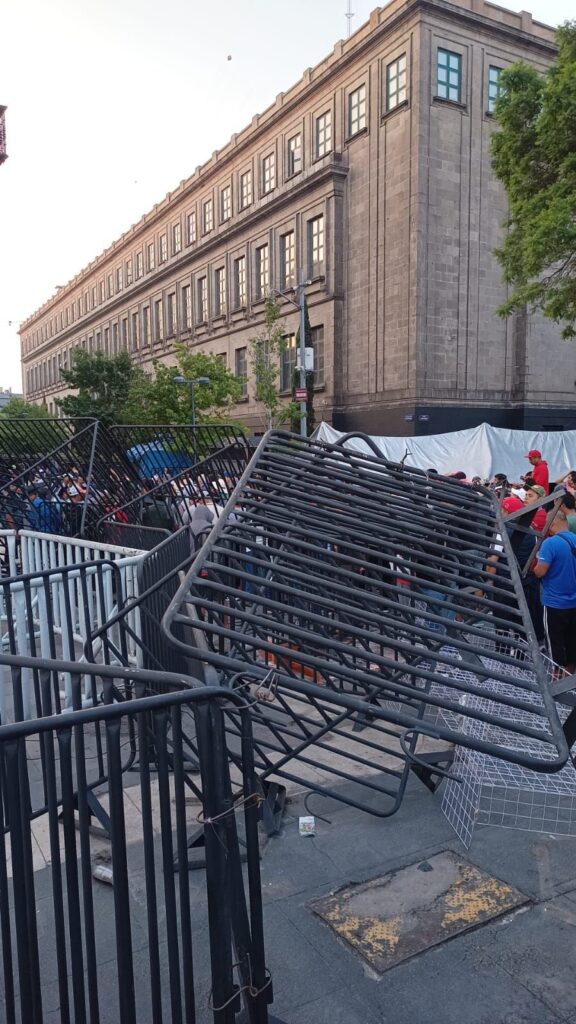 Utopía/CNTE: Paro nacional o bloqueo capitalino/Eduardo Ibarra Aguirre