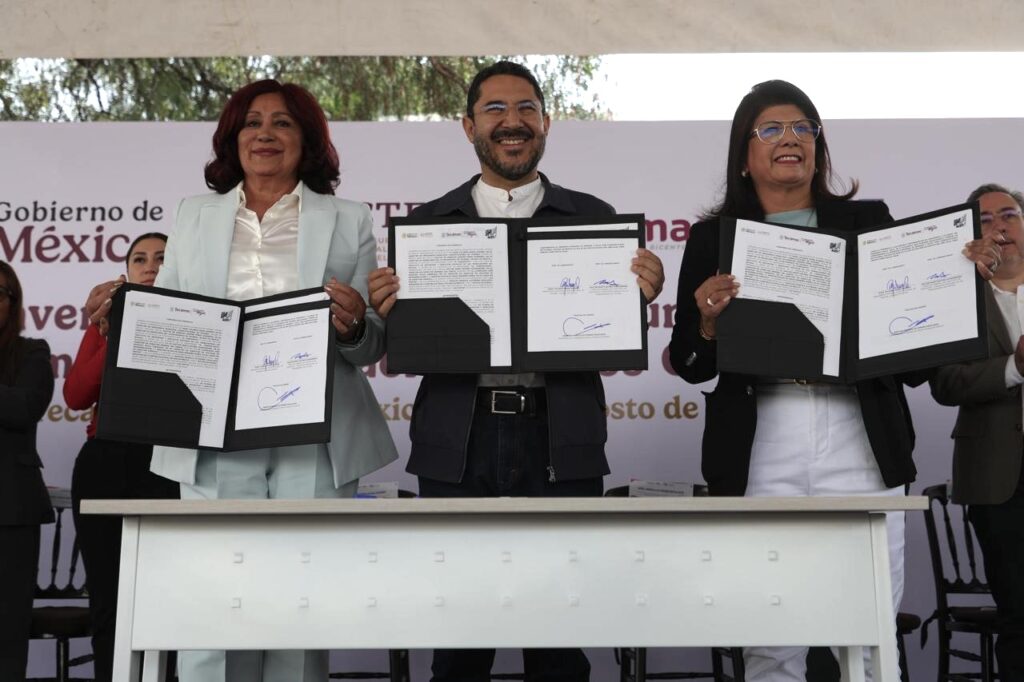 Firman gobierno de Tecámac e ISSSTE convenio de comodato y donación de dos clínicas