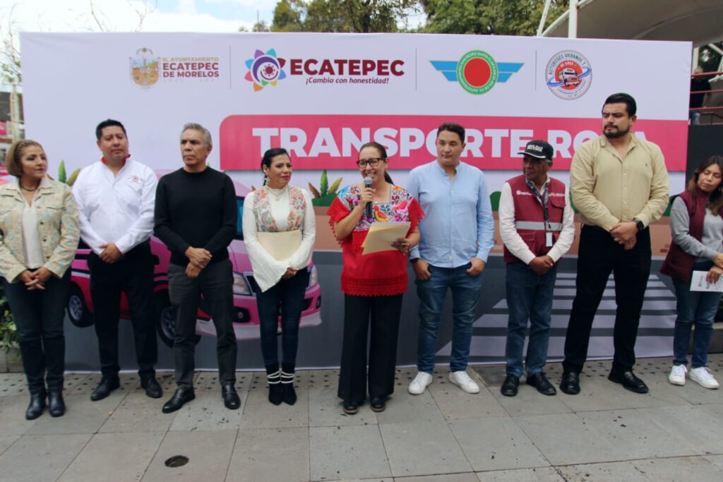 Inauguró alcaldesa Azucena Cisneros rutas de Transporte Rosa, en Ecatepec