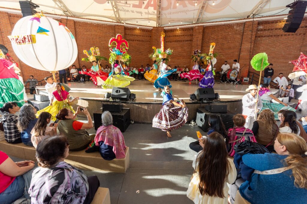 La fiesta de La Guleguetza llenó de color y música a Coacalco