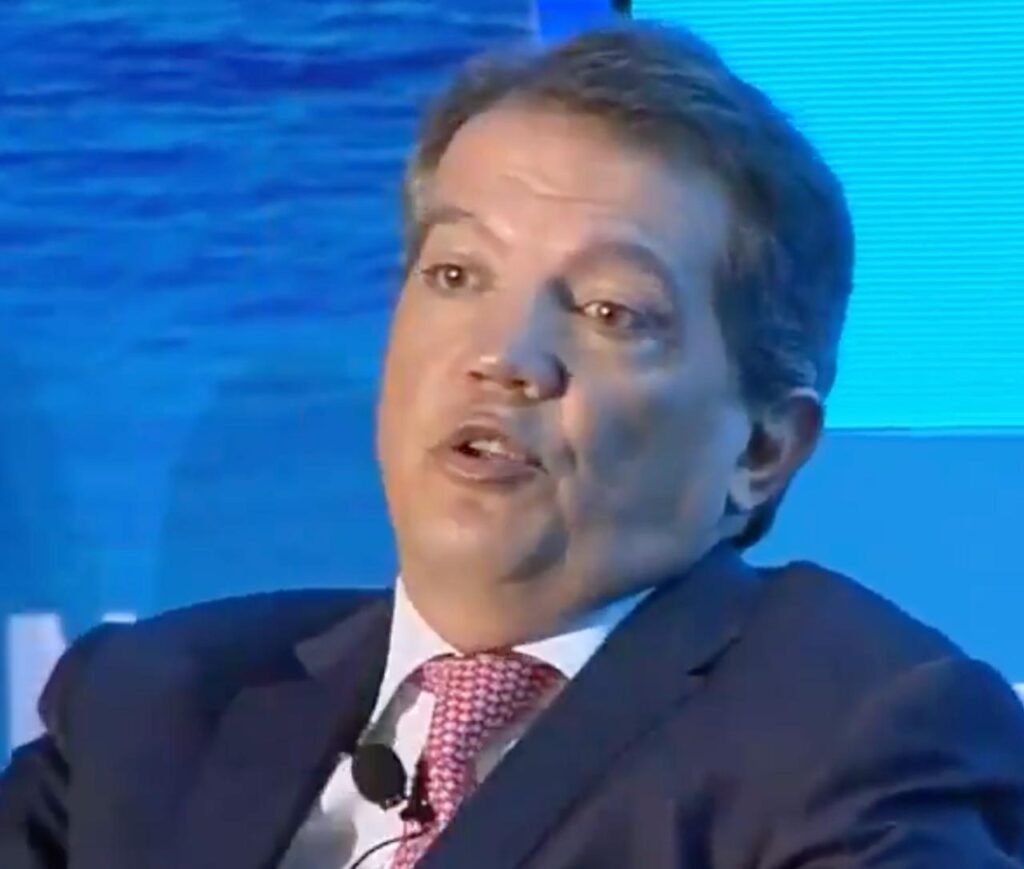 Diario Ejecutivo/Empresario calderonista hostiga a periodista/Roberto Fuentes Vivar