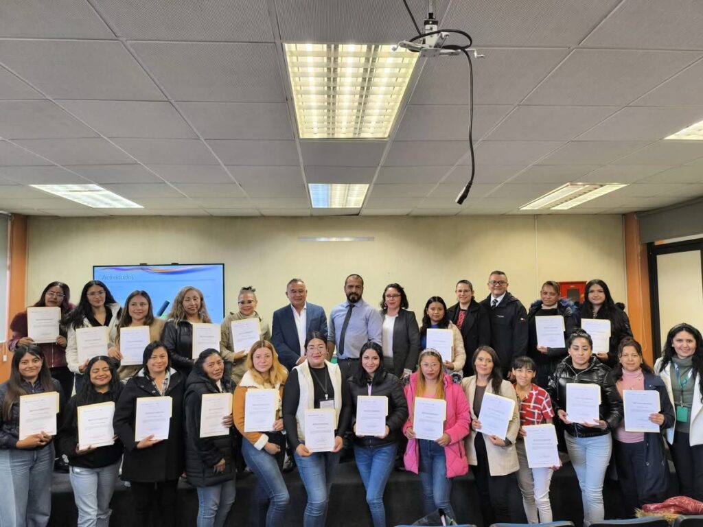 Capacitan a servidoras públicas para mejorar la atención ciudadana, en Tecámac