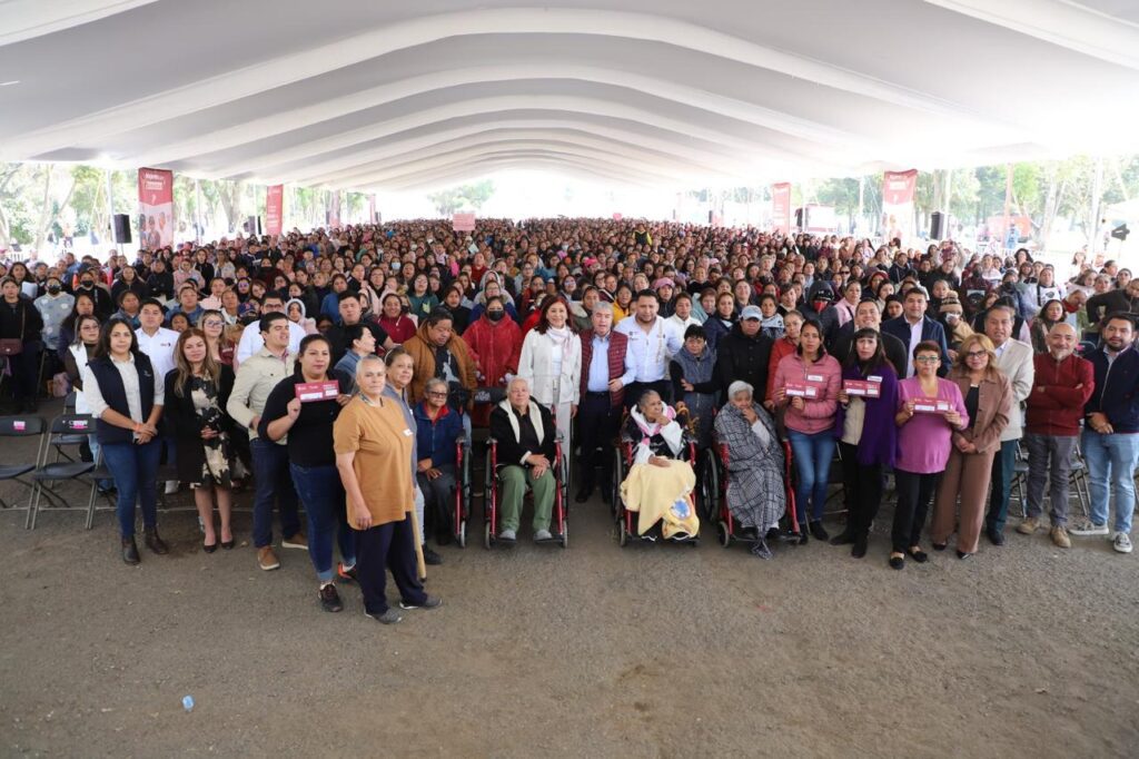 Benefician a 2 mil 800 con tarjetas del programa Mujeres del Bienestar, en Tecámac