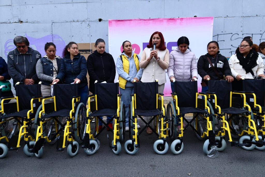 Apoyan a familias vulnerables, víctimas de fenómenos metereológicos, en Tecámac