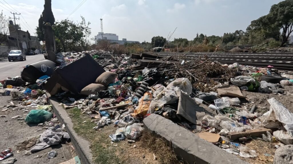 Ecatepec: en un mes detienen y sancionan a 47 personas por tirar basura en la vía pública